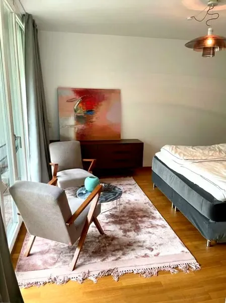 Bezugsfertig möbliert: 1-Zimmer-Wohnung mit Südbalkon im Scheunenviertel — photo 1